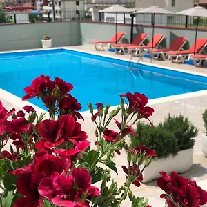 Relax & Golem (Tirana)